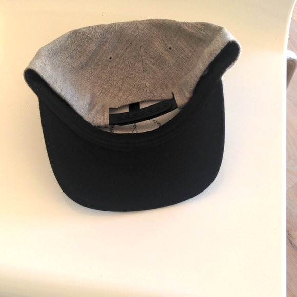 Brixton Grey and Black Oath III SnapBack - Picture 2 of 3